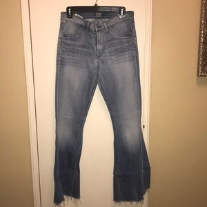 Frayed bottom super flare jean